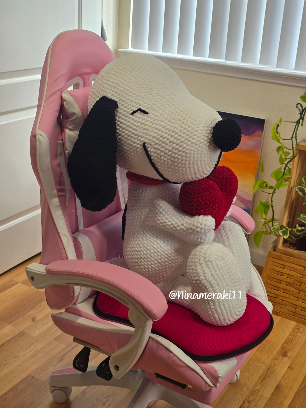 handmade crochet snoopy